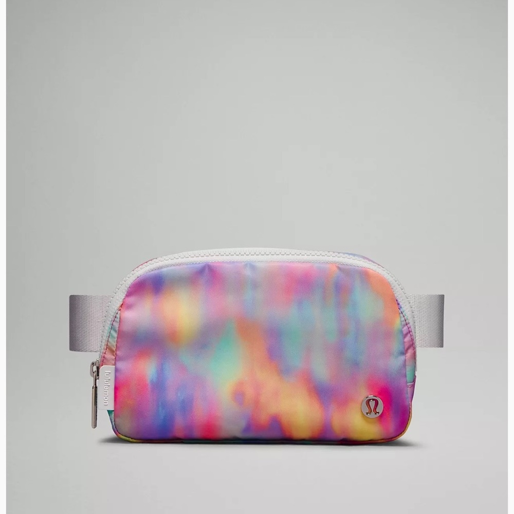 NWT- lululemon EBB Prism Wash Print Multi/Vapor 1 L